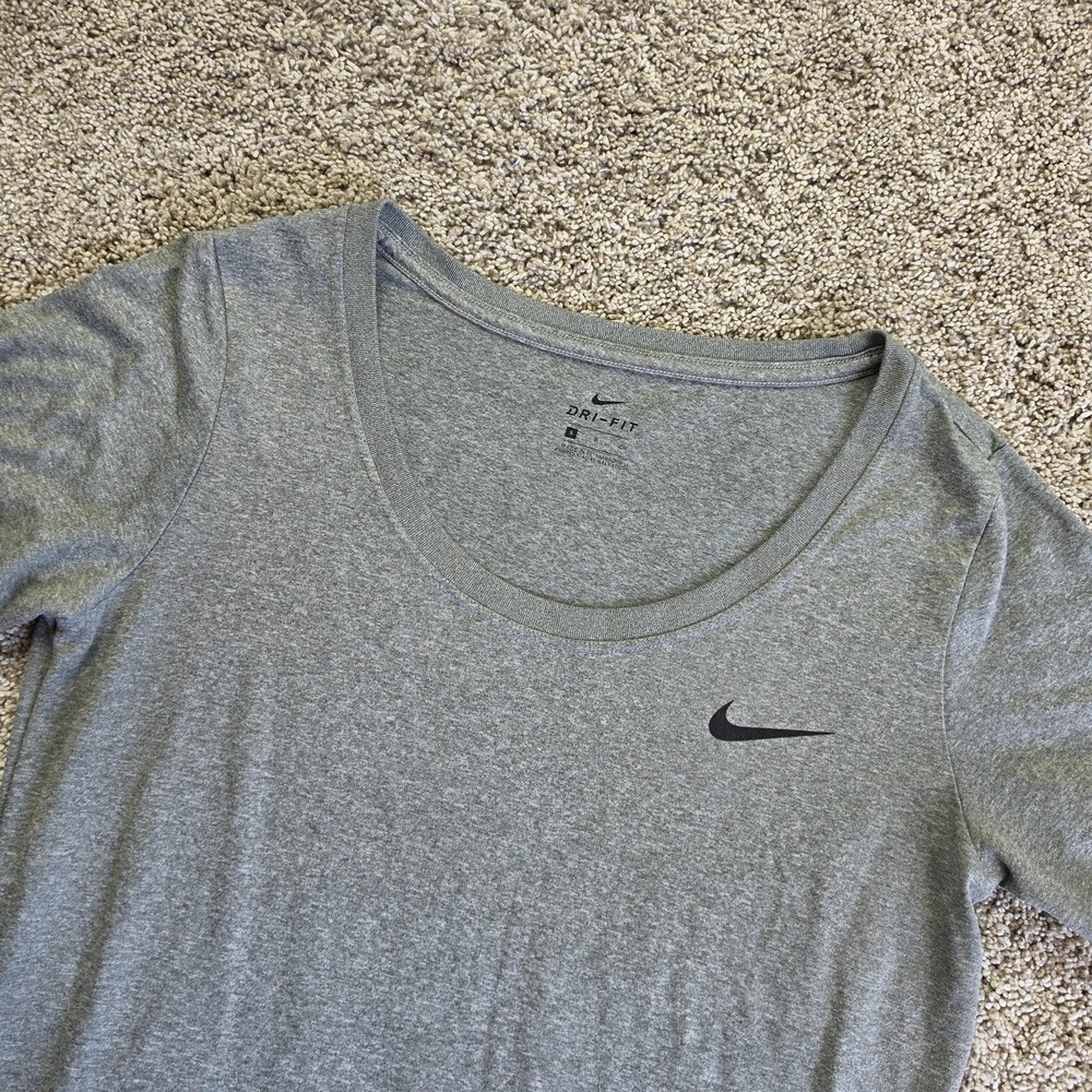 Nike Shirt Womens Small Gray Scoop Neck Dri-FIT Athletic Moisture Wicking Run